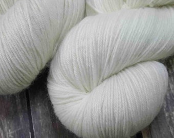 RTS Blizzard - Fingering Basic Sock Yarn Off White Yarn Superwash Merino Wool Yarn Natural Neutral Washable Yarn