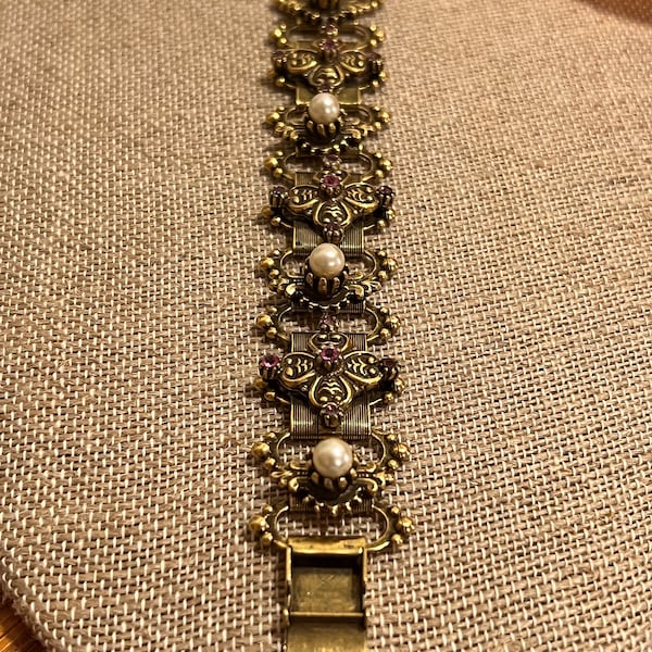 Antique Gold Tone Book Chain Bracelet