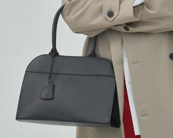 Borsa tote in pelle di capra nera – Borsa a mano strutturata minimalista, design giapponese