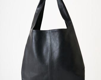 ONE-003 / Borsa a tracolla minimal in pelle di mucca nera / Borsa a tracolla morbida