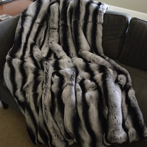Real Rex Rabbit Fur Throw Blanket Full Pelts Dyed Gray Chinchilla new authentic genuine