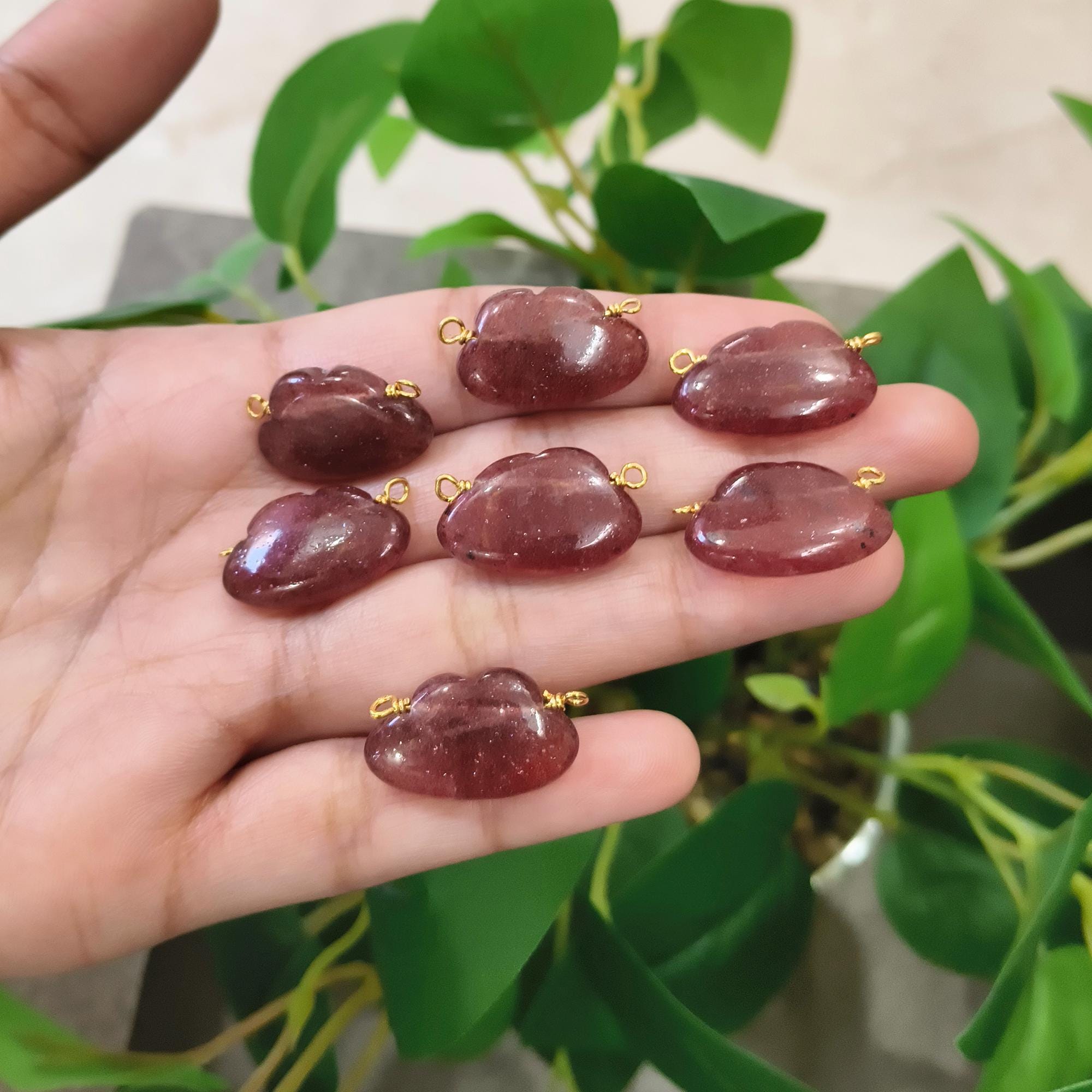 Cherry Quartz Lips Shape Gemstone, Hand Carved Gems