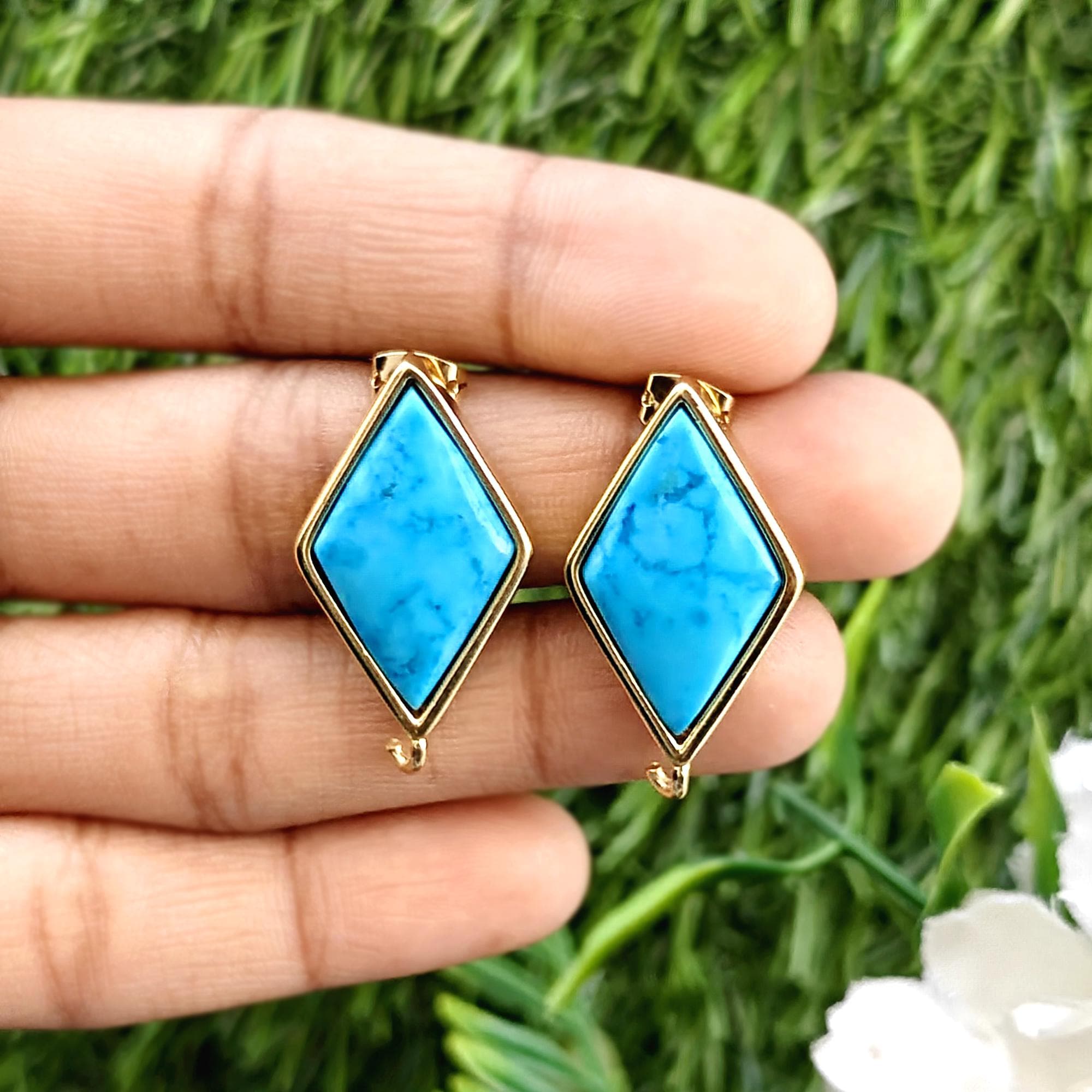 Mohave Copper Turquoise, Onyx Gold Plated Kite Stud Earrings Connector Findings Supplies
