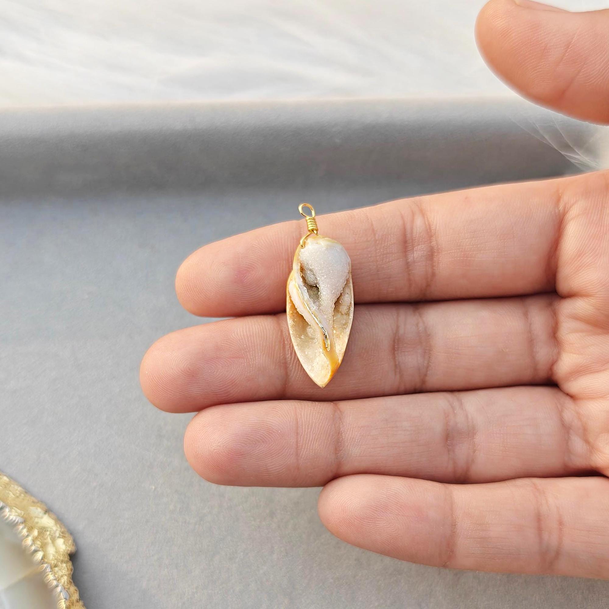 Gold Plated Fossil Druzy Shell Pendant: Sparkling Gemstone Connectors Supply