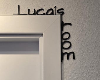 Personalized door frame decoration “Name’s Room” | Minimalist wall decor 3D print | Modern door sign for children’s rooms, teenagers’ rooms