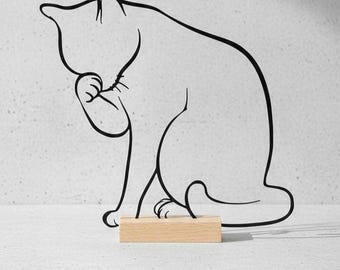 Line art cat in Scandinavian style, 3D-printed decoration on a wooden base – a modern gift for cat lovers