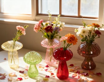 Mini Glass Bud Vase & Whimsical Mushroom Vase – Handmade Tabletop Decor, Fairy Cottagecore Gift, Unique Glass Art for Flowers