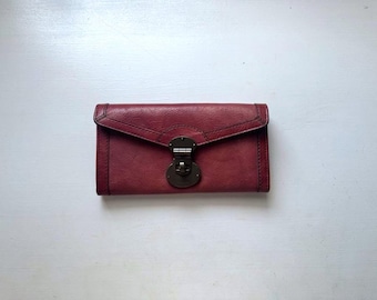 Vintage 00s 'Fossil' Red Leather Turn Lock Wallet