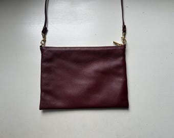 Vintage 00s 'Banana Republic' Burgundy Leather Crossbody Bag