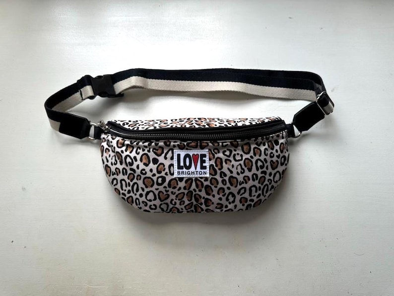 Vintage 00s 'Brighton' Love Leopard Belt Bag and Fanny Pack Bild 1