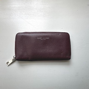 Cartera grande vintage de piel color ciruela con cremallera 'Marc Jacobs New York' de los años 2000