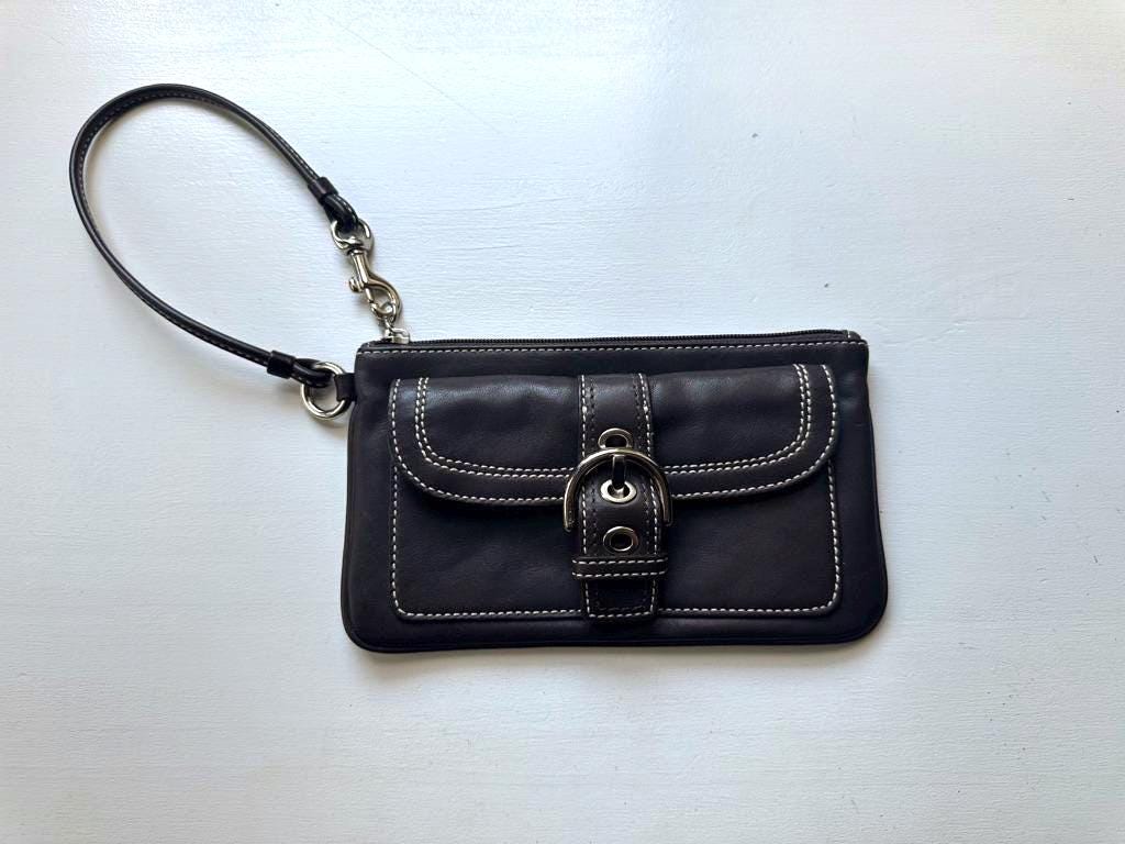 バッグ Coach Soho Stripe Suede Wristlet Bag y2k Coach Soho Stripe wristlet 🎀🌼🍀🩵 $155 free US shipping, dm