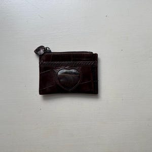 Monedero vintage de los años 90 con cremallera en piel de cocodrilo marrón grabado "Brighton" imagen 6