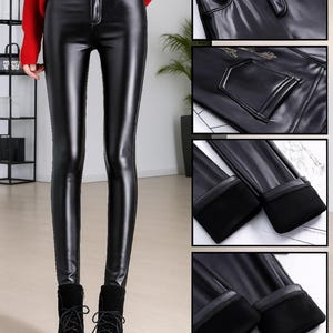 Puede incluir: Leggings negros de cuero sint&eacute;tico con cintura alta y cierre de cremallera. Los leggings tienen un corte ajustado y se muestran con botines negros. Detalles: bolsillos y forro suave.