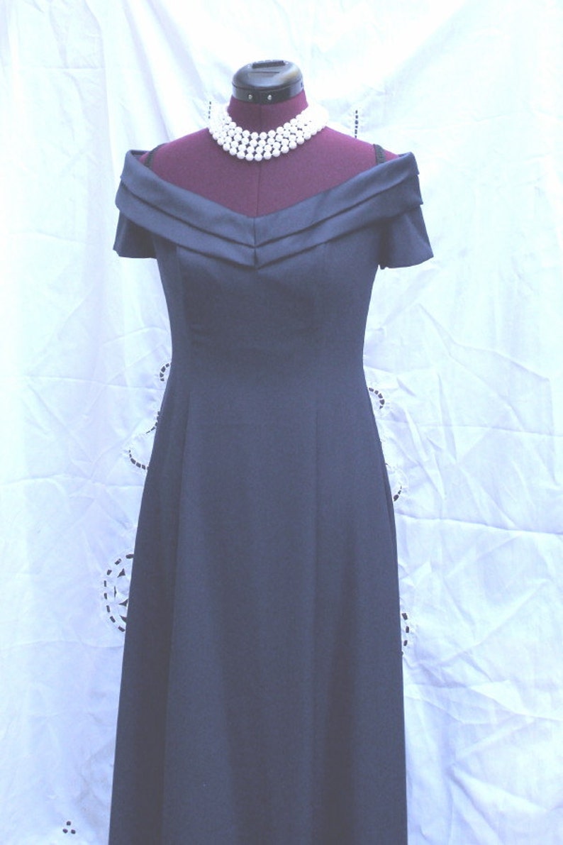 midnight blue cocktail dress