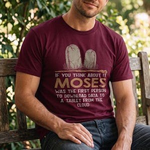 Camiseta divertida cristiana de informática con temática de tecnología bíblica, ideal para programadores de tabletas en la nube y geeks. Regalo ideal para pastores. Camiseta unisex de algodón con cuello redondo.