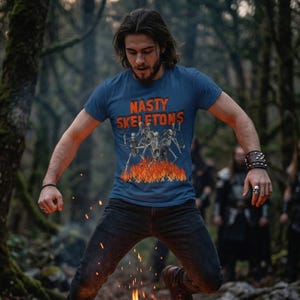 Camiseta vintage de esqueletos desagradables, camiseta gráfica de guerrero esqueleto desgastada imagen 1