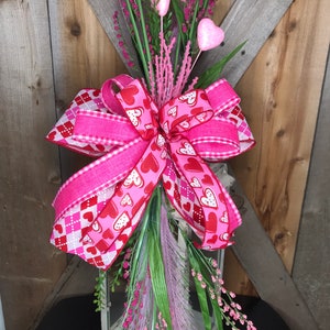 Valentine’s Day lantern swag, Valentine day bannister swag, Valentine’s Day light swag, hot pink Valentine’s Day swag, hurricane swag for