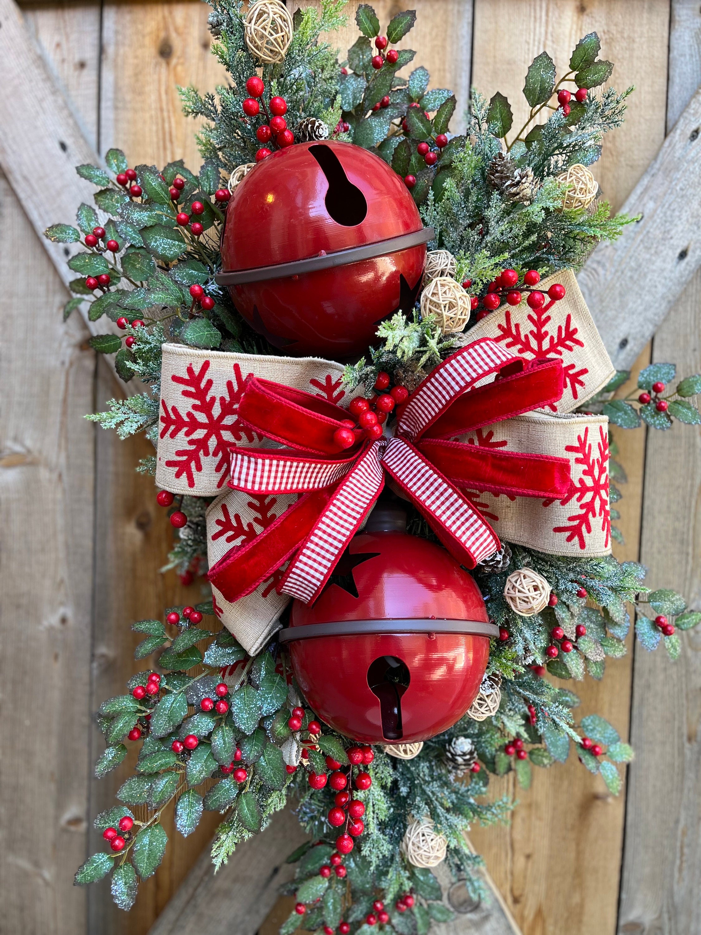 Pin by Lori Clinton on Bells | Christmas swags, Diy christmas door, Christmas  bells, image size:2250x3000