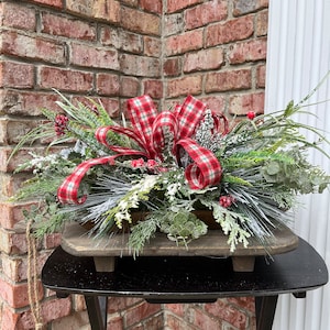 Christmas table decor: centerpiece holiday