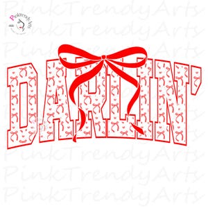 Könnte beinhalten: Rotes Grafikdesign mit dem Wort "DARLING" in einer fetten, bogenförmigen Schrift. Die Buchstaben sind mit einem Muster aus kleinen roten Schleifen und Herzen gefüllt. Eine große rote Schleife ziert die Oberseite des Wortes, mit fließenden Bändern.