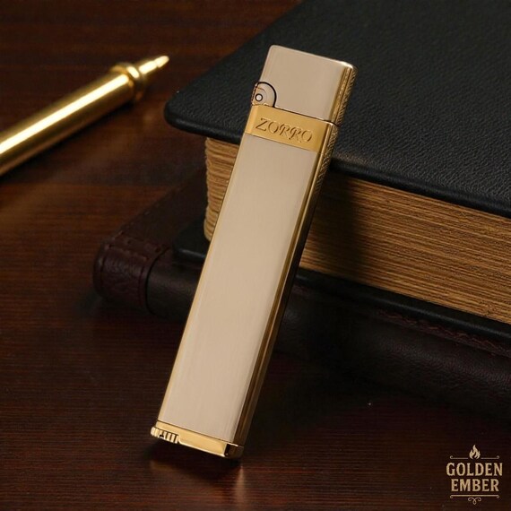 Elegant Slim Vintage Lighter for Him – Old Money Style Refillable Liquid Fuel Design, Classic Candle-Flame Build with Easy-Replace Parts
