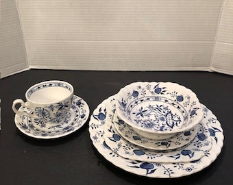 Vintage Johnson Brothers Stoke-on-Trent Saxony 30 pcs 5 Place Settings - READ