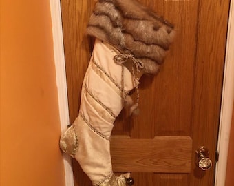 Media navideña de 36" con diseño de hada de azúcar y tacón de duendecillo, campana, satén blanco y piel sintética dorada