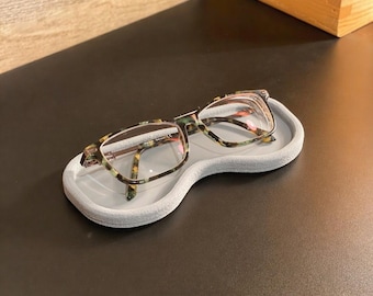 Eyeglass Holder Tray Desk Organizer Nightstand Accessory Storage Solution Protective Design Compact Size Non Slip Base Support — Lūnēt