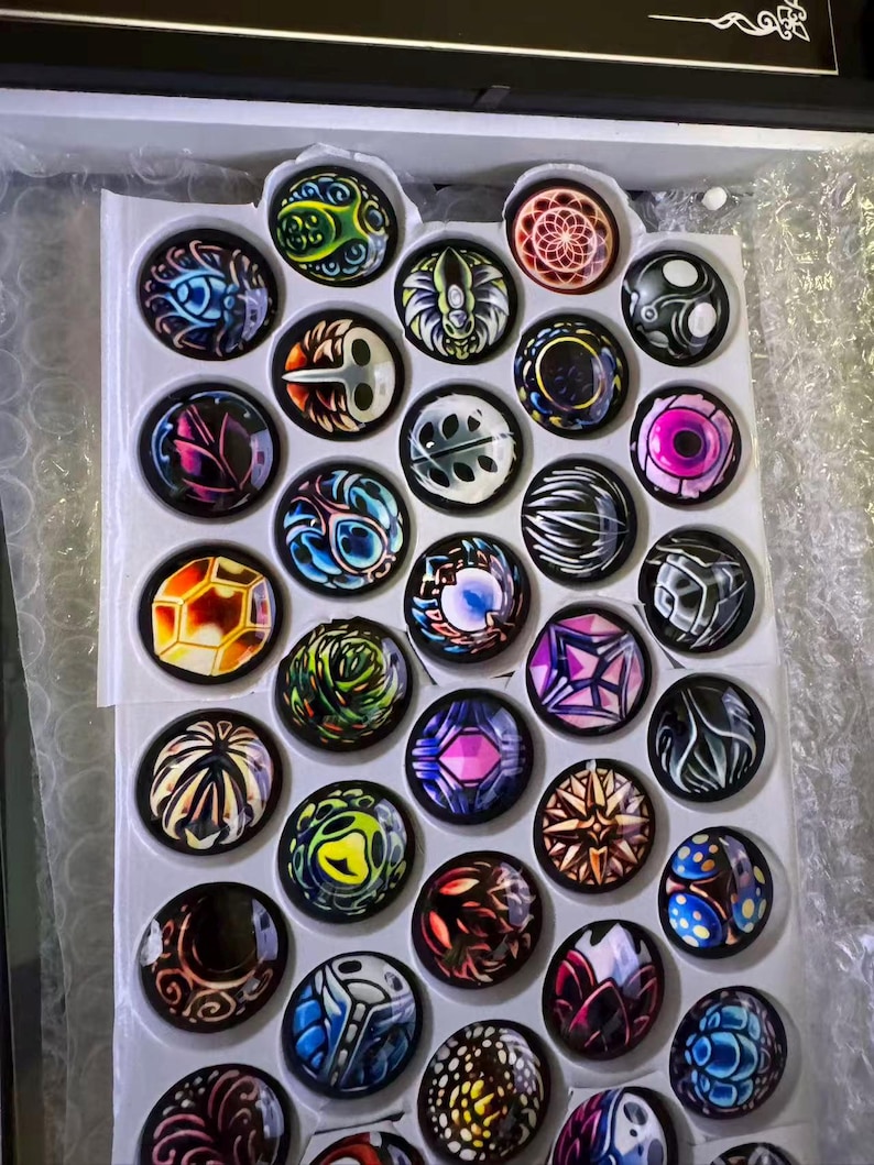 Hollow Knight Magnetic Charm Set - Complete Collection with Display Frame, 3D Painted Game Badges, Knight’s Mantle Wall Art & Gift Box image 9