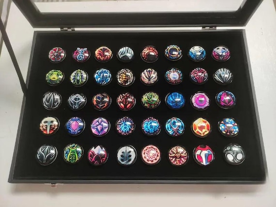 Hollow Knight Magnetic Charm Set - Complete Collection with Display Frame, 3D Painted Game Badges, Knight’s Mantle Wall Art & Gift Box