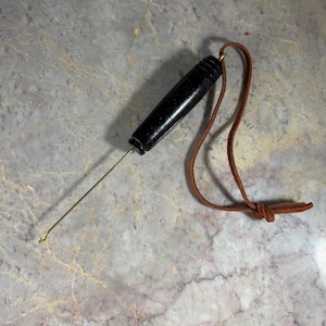 Spinning Wheel or E Spinner Hook in Black Resin