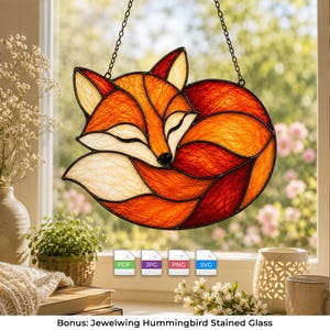 Padrão de Vitral de Raposa Dormindo | Lindo Filtro Solar de Raposa em SVG e PDF, Decoração de Parede para o Outono, Presente, Faça Você Mesmo - Download Digital