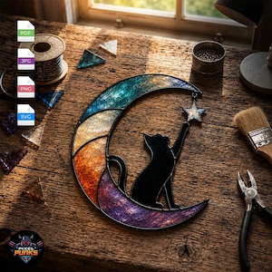 Patrón de vidriera de gato en luna creciente, atrapasol celestial en formato PDF y SVG, decoración conmemorativa para mascotas.