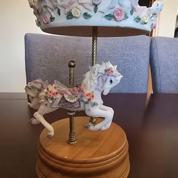 Vintage Carousel Horse with Floral Canopy Top – Taiwan Import Music Box Figurine