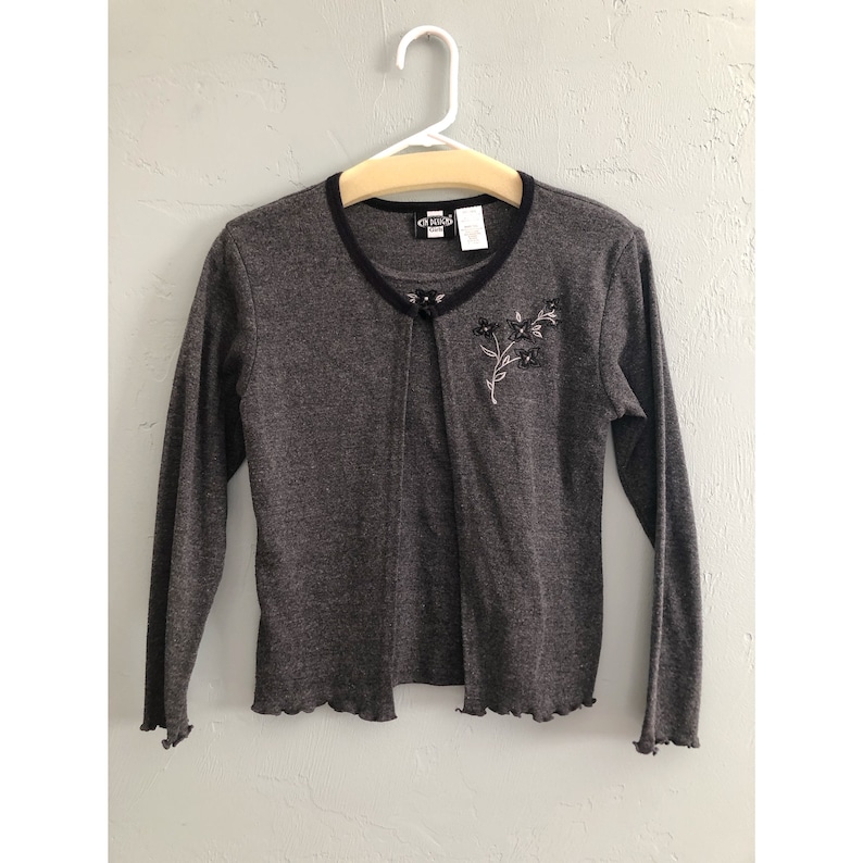 90/'s Black and Gray Floral Embroidery Top