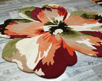 Hand Tufted Wool Flower Rug – Abstract Floral Area Rug, Irregular Shaped Rug for Living Room, Cute Bedroom Decor, Colorful Statement Carpet