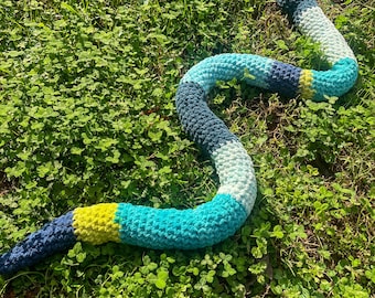Enorme serpiente de peluche tejida a crochet, 1,5 metros de largo, hecha a mano, Adopta una serpiente