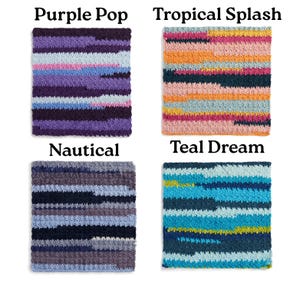 Puede incluir: Cuatro cuadrados texturizados y coloridos con los nombres "Purple Pop", "Tropical Splash", "Nautical" y "Teal Dream" impresos encima. Los cuadrados presentan varias combinaciones de colores, incluyendo morados, naranjas, azules y verdes, creando una exhibici&oacute;n vibrante.