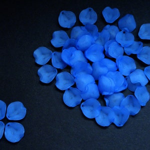 20pc - 16mm Frosted MATTE Daisy Blue Flower Petal Accent Dangle Charm Pendant Beads