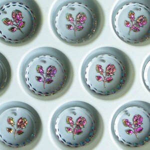 18mm Austrian Crystal VITRAIL MEDIUM Flower Pendant Etched Round Shape