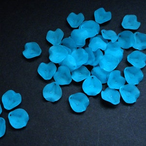 20pc - 16mm Frosted MATTE Turquoise Blue Flower Petal Accent Dangle Charm Pendant Beads
