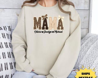 Sudadera personalizada para mamá con nombres de niños, top personalizado para mamá, conjunto con nombre para niños, sudadera con estampado de leopardo Coquette para mamá.