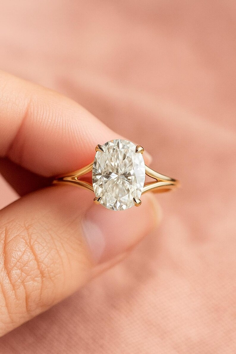 14K Gold Split Shank Oval Cut Moissanite Engagement Ring, Solitaire ...