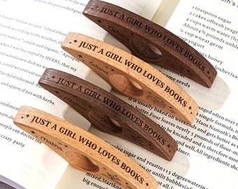 Support de page de livre personnalisé, support de page de nom personnalisé, cadeau pour amoureux des livres, support de page de pouce en bois, cadeau d'anniversaire pour fille, cadeau pour elle