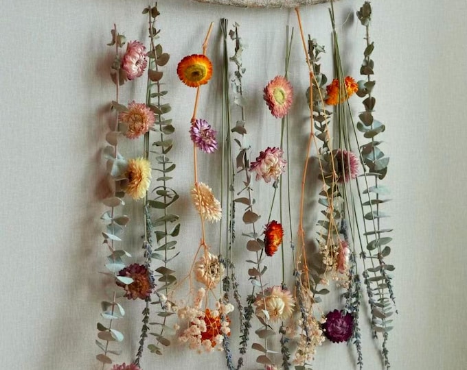 Handmade Dried Flower Wall Hanging: Eucalyptus, Lavender, Strawflower - Boho Vintage Decor, Minimalist, Plant Lover Gift, All Season Decor