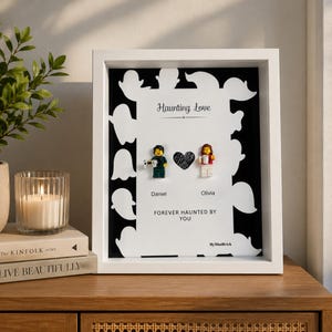 Gothic Couple Gift, Personalized Dark Romance Mini Figure Frame, Custom Spooky Keepsake zdjęcie 6