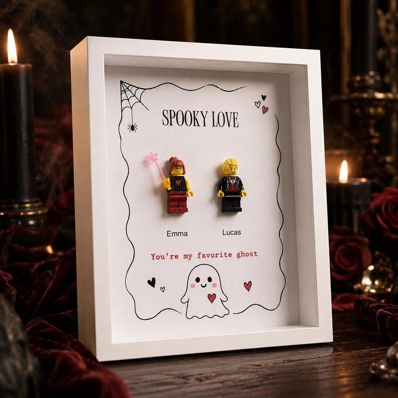 Gothic Couple Gift, Personalized Dark Romance Mini Figure Frame, Custom Spooky Keepsake zdjęcie 2