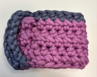Cozie gris bleu et violet avec poignée