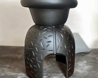 Svart tribal sidobord, stort massivt trä afrikanskt accentbord, tribalmönstermöbler, lyxig boho heminredning